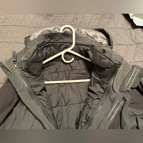 The North Face Triclimate HyVent 3 in 1 Grey Men’s Medium Jacket